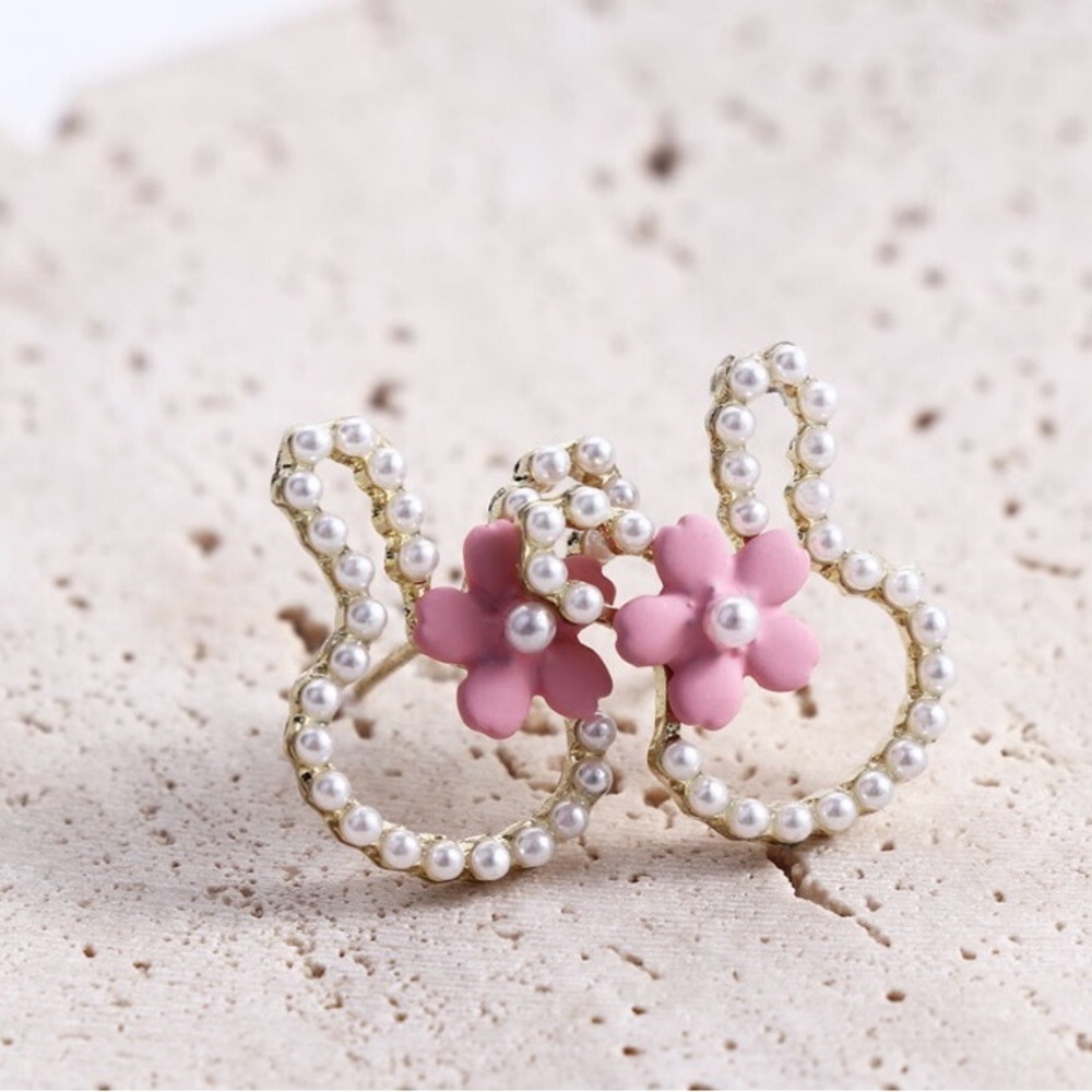 Bunny Pearl Flower Cute Stud Earrings - Picture 3 of 5